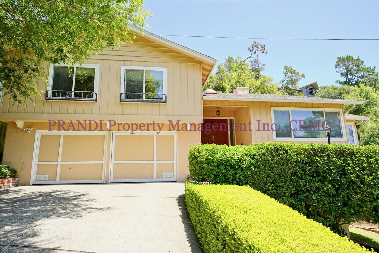Primary Photo - Spacious Greenbrae Home Featuring Expansiv...