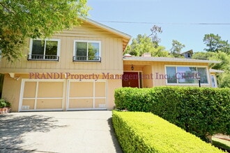 Building Photo - 300 N Almenar Dr