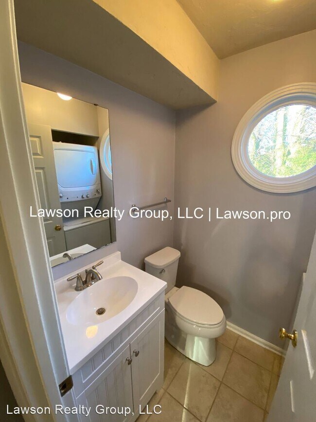 Building Photo - 2 br, 3 bath House - 2429 Avenham Ave SW #7