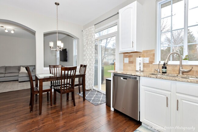 Foto del edificio - 2272 Claremont Ln