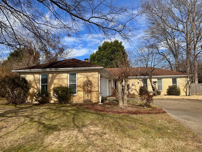 Building Photo - 2108 Beckman Cv