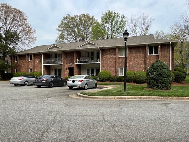 Building Photo - 3 Bedroom/ 2 bath Condo in Fountain Manor