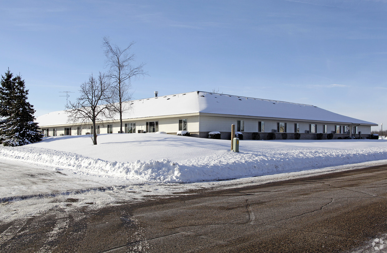 Primary Photo - Knollwood Square Apartments