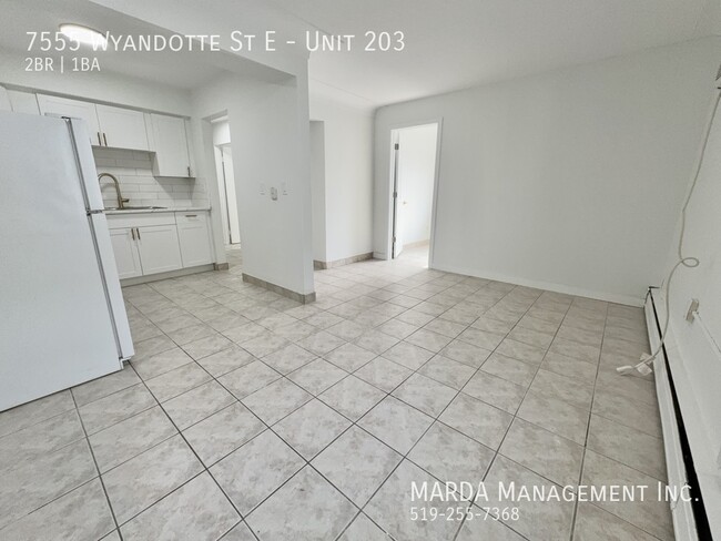 Photo du bâtiment - BEAUTIFULLY RENOVATED 2-BEDROOM/1-BATH APA...