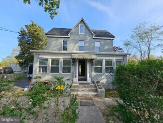 Building Photo - 218 Arthur Ave