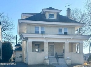 Building Photo - 316 Spier Ave