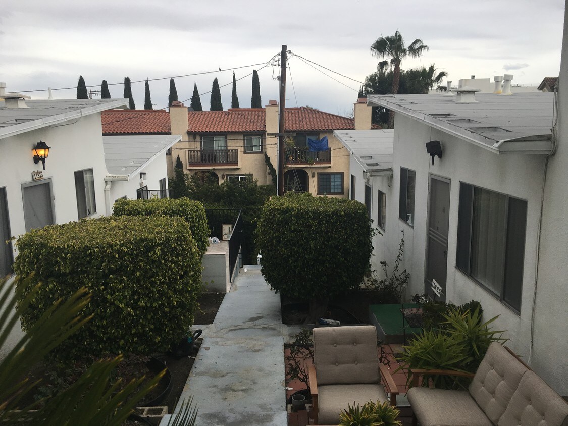 Foto principal - 11885 Rochester Ave