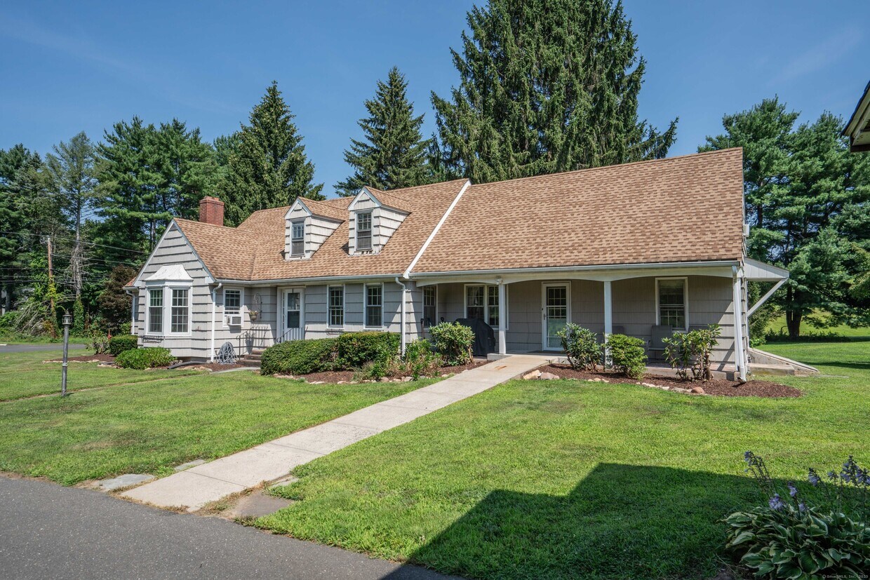 Foto principal - 124A Old Farms Rd
