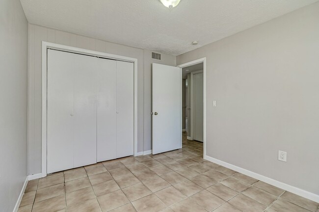 Foto del edificio - 8727 N 50th St