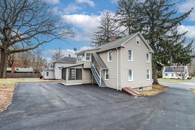 Building Photo - 89 Old Turnpike Rd