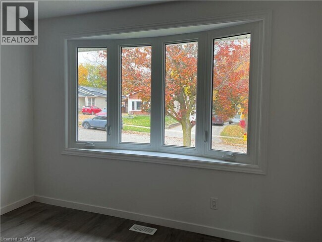 Photo du bâtiment - 121 Markwood Dr