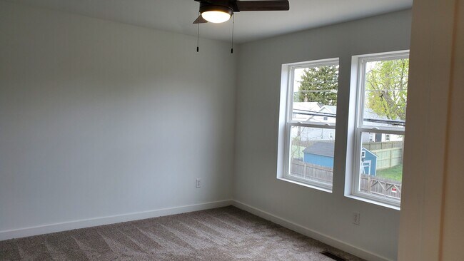 Dormitorio - 1302 Pleasant St