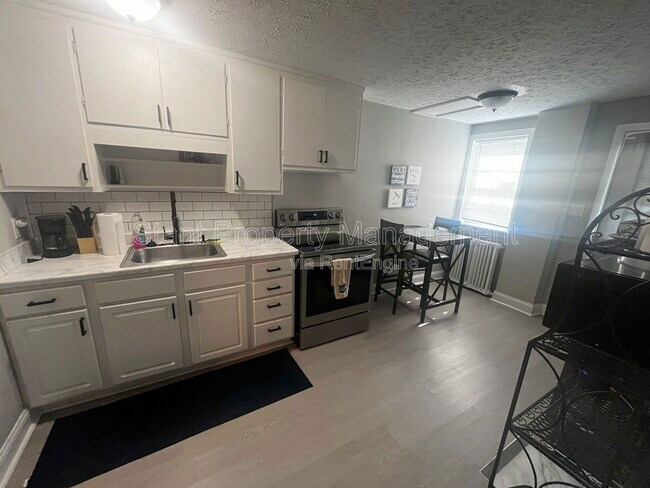 Foto del edificio - 61 S State St