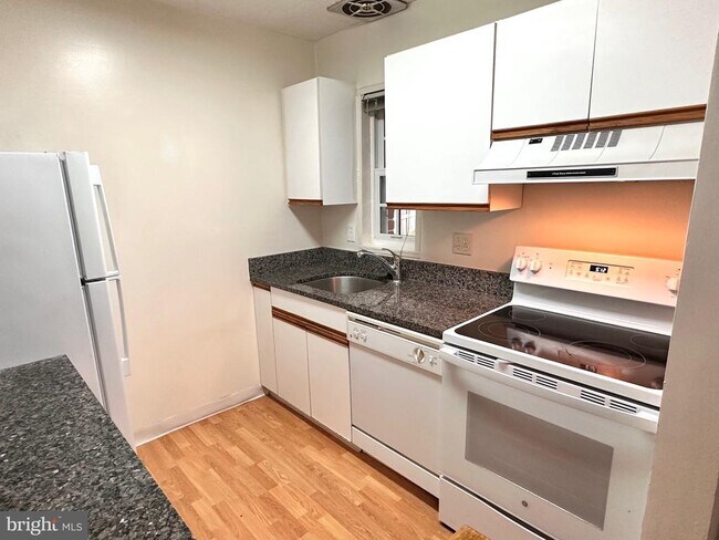 Foto del edificio - 1606 W Abingdon Dr