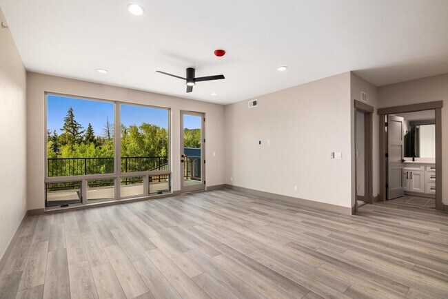 Foto del edificio - Wave on the Blue