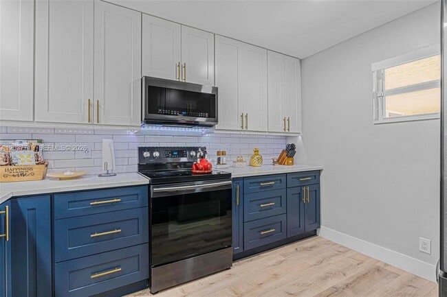 Building Photo - 8770 Azalea Ct