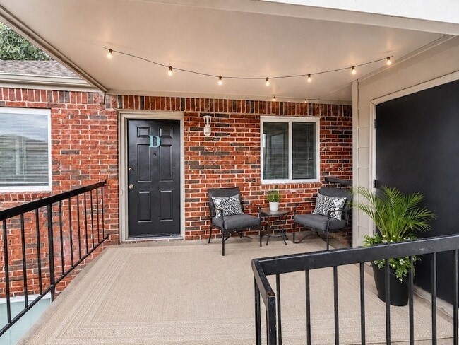 Building Photo - 5630 Brookview Ct