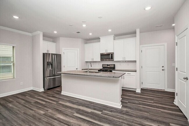Building Photo - 4005 Armstrong Farm Dr