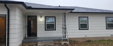 Building Photo - 1227 Westmoreland Dr