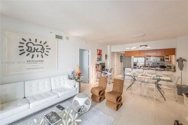 Building Photo - 1750 N Bayshore Dr