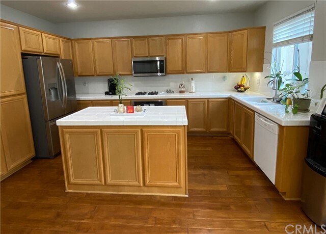 Building Photo - 969 Tremaine Dr