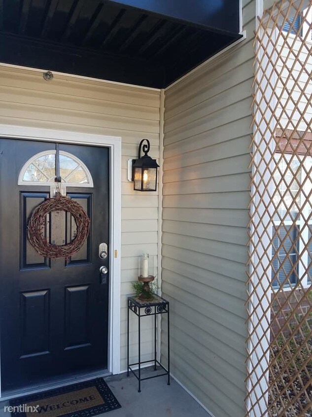Foto principal - 2400 Huntscroft Ln
