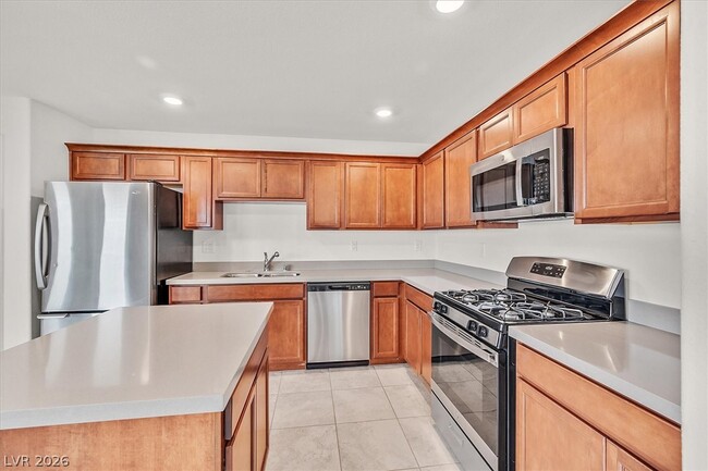 Building Photo - 352 Rosefinch St