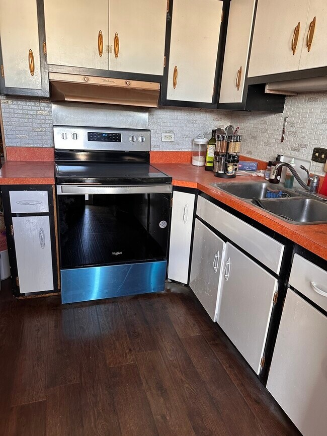 Building Photo - 4809-4898 98th Pl