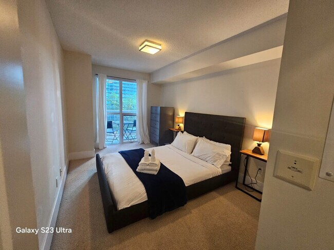 Photo du bâtiment - 1 Blue Jays Way