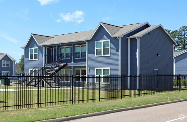 Building Photo - Esperanza Birnam Woods