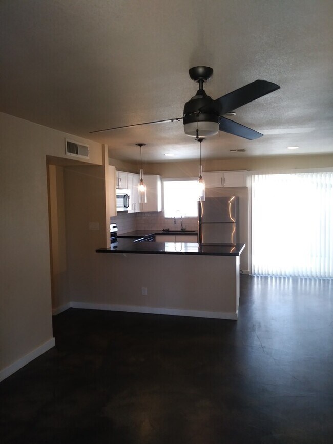 Foto del edificio - Urban Chic Two-Bedroom For Lease!!