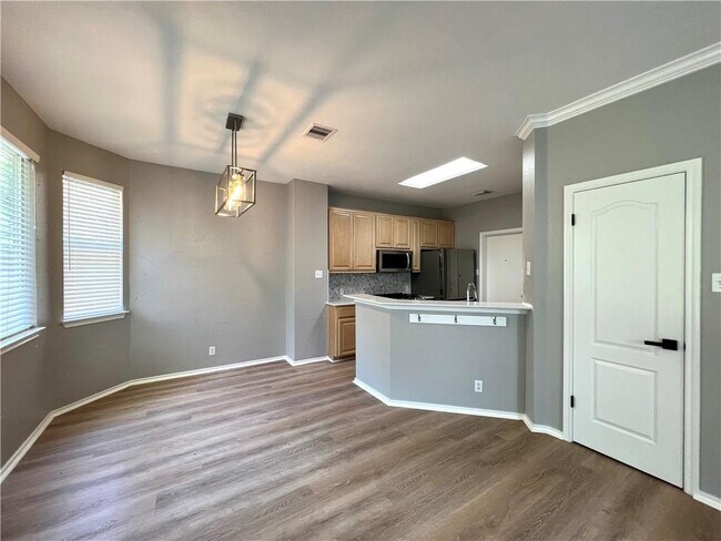 Building Photo - 8603 Bobcat Dr
