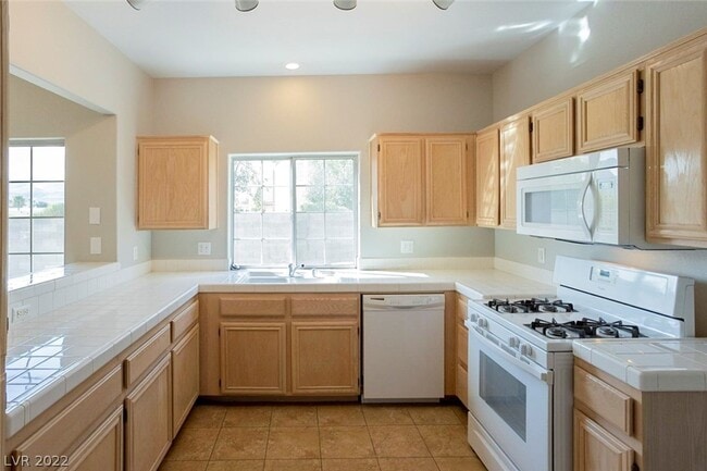 Building Photo - 1851 Hillpointe Rd