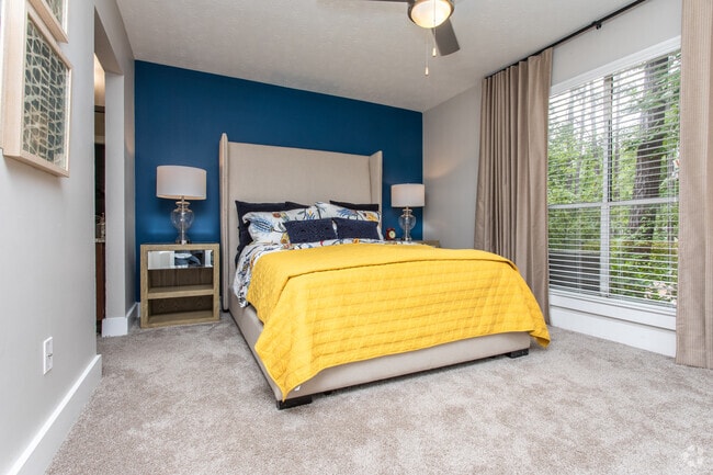 2BR, 2BA - 1000SF - Harbor & Pine