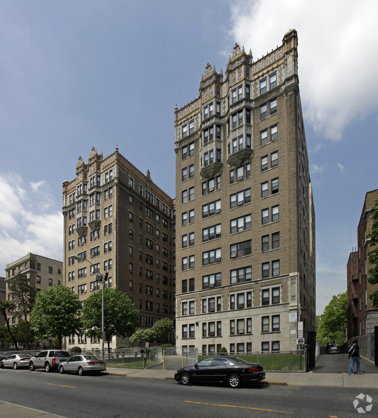 Foto del edificio - Corinthian Towers