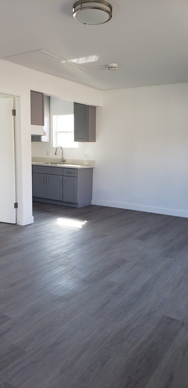Foto del edificio - 136 W 99th St