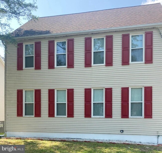 Foto del edificio - 615 Jarvis Rd