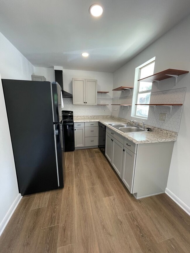 Building Photo - Coming Soon! Remodeled and ready to be you...