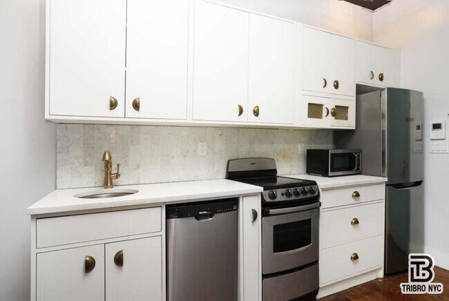 Foto del edificio - 1 bedroom in NEW YORK NY 10014