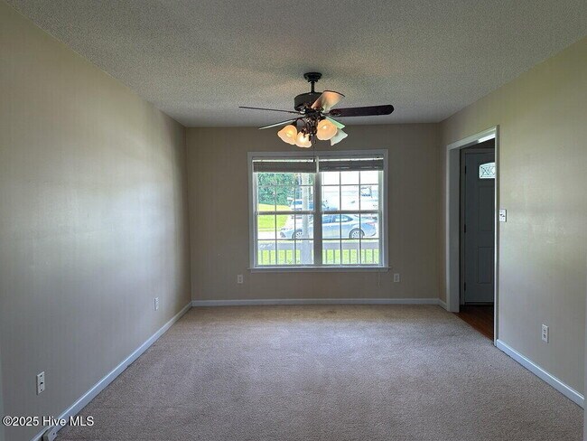 Foto del edificio - 408 Southbridge Dr