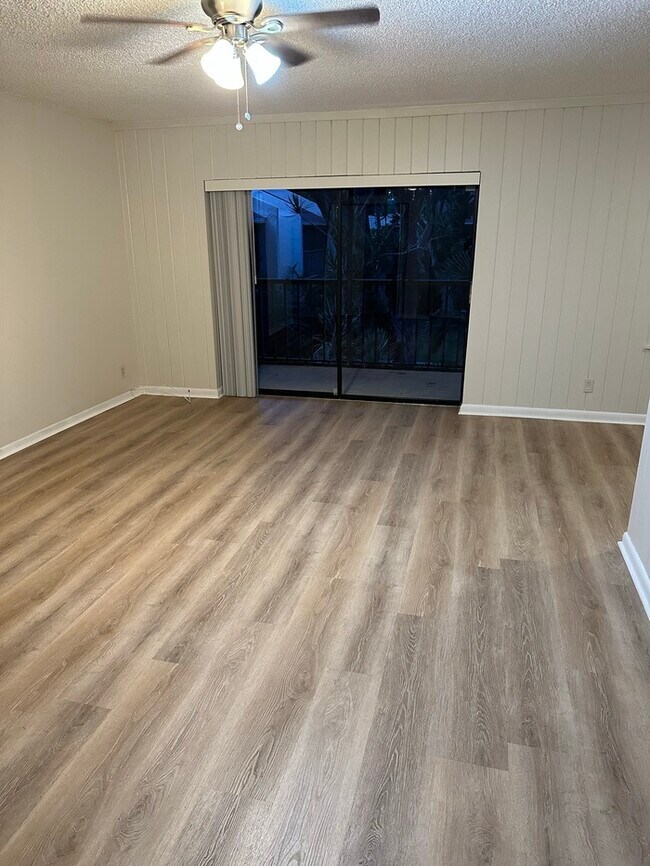 Building Photo - Coming soon! Prime location close to the b...