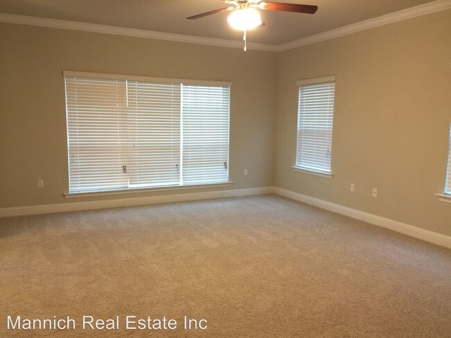 Building Photo - 4 br, 2.5 bath House - 150 Athene St.