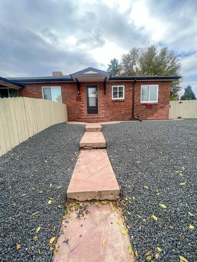 Building Photo - furnished full rental for 4 months in the ...