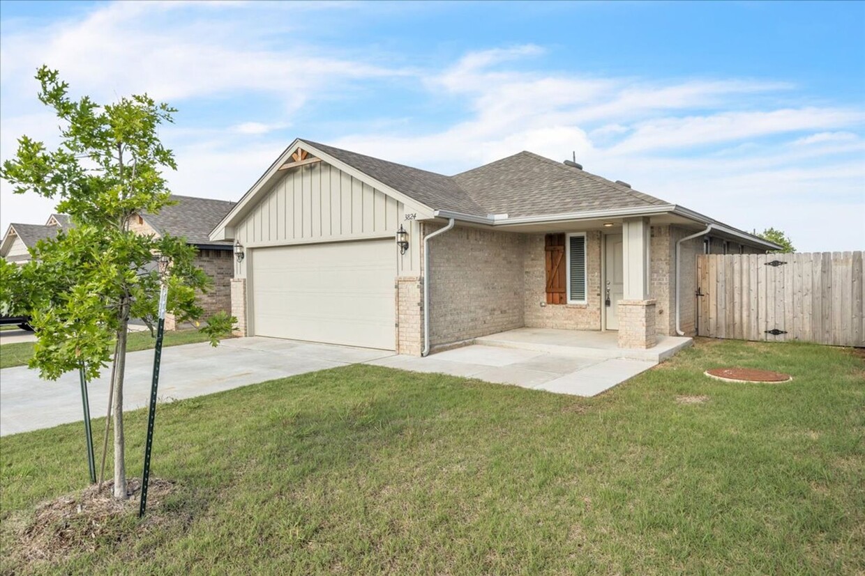 Foto principal - Nearly Brand New in Moore