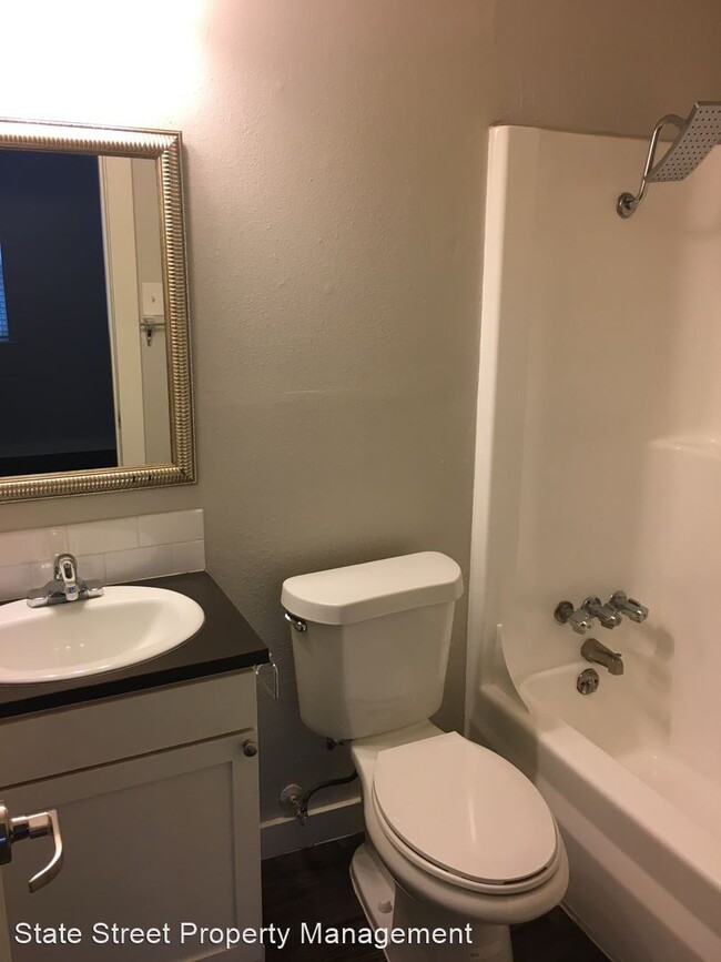 Foto del edificio - 1131 Hollow Creek Dr