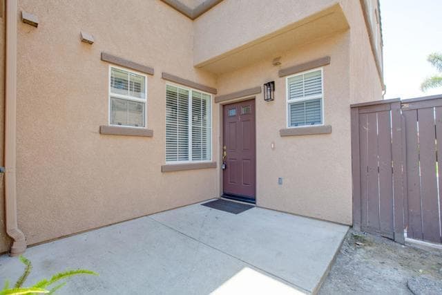 Building Photo - 633 Sumner Way