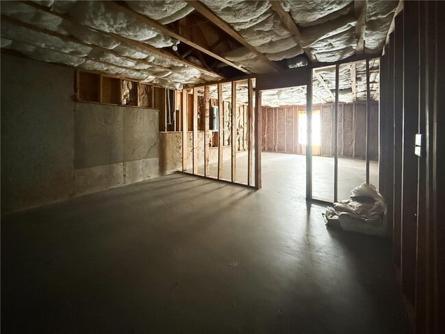 Building Photo - 3998 Oak Crossing Dr NE