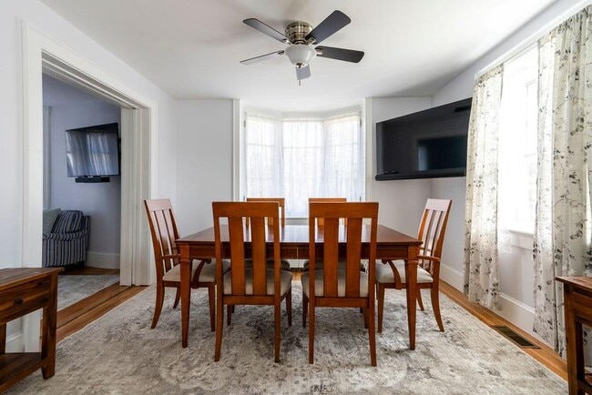 Building Photo - 1 Ella Ter