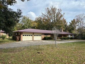 Building Photo - 19136 Pineville Rd