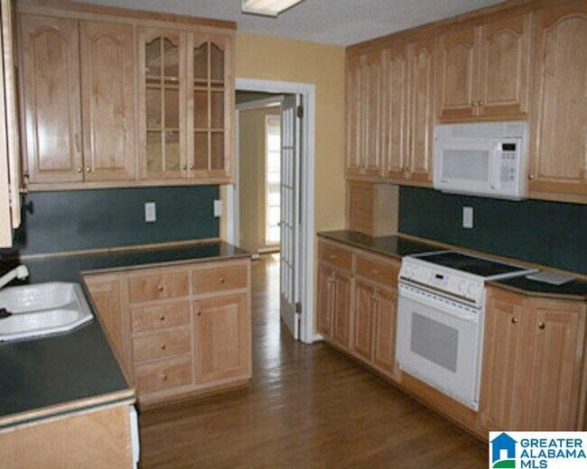 Building Photo - 2040 Shebia Dr